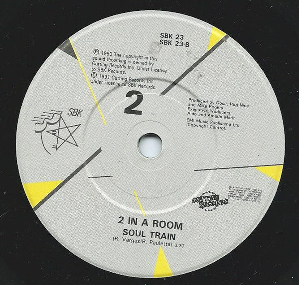 2 In A Room : She's Got Me Going Crazy (7", Single)