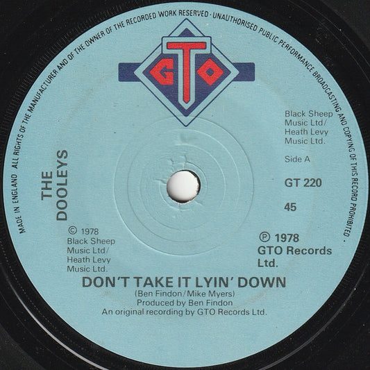 The Dooleys : Don't Take It Lyin' Down (7", Single, Pap)